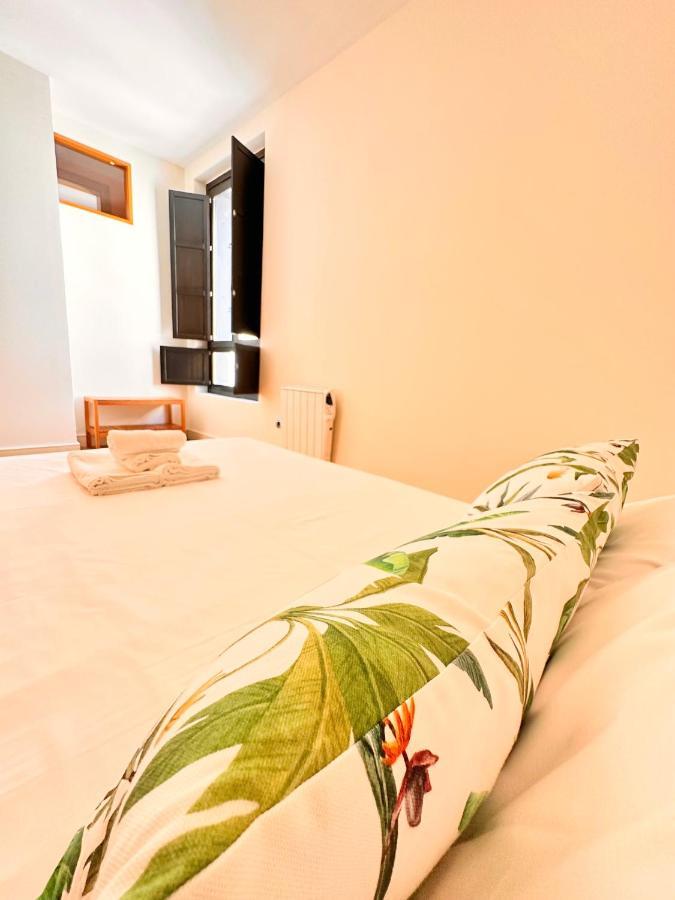 Penthouse Near Cathedral Private Rooftop Private Parking Sevilla Bagian luar foto