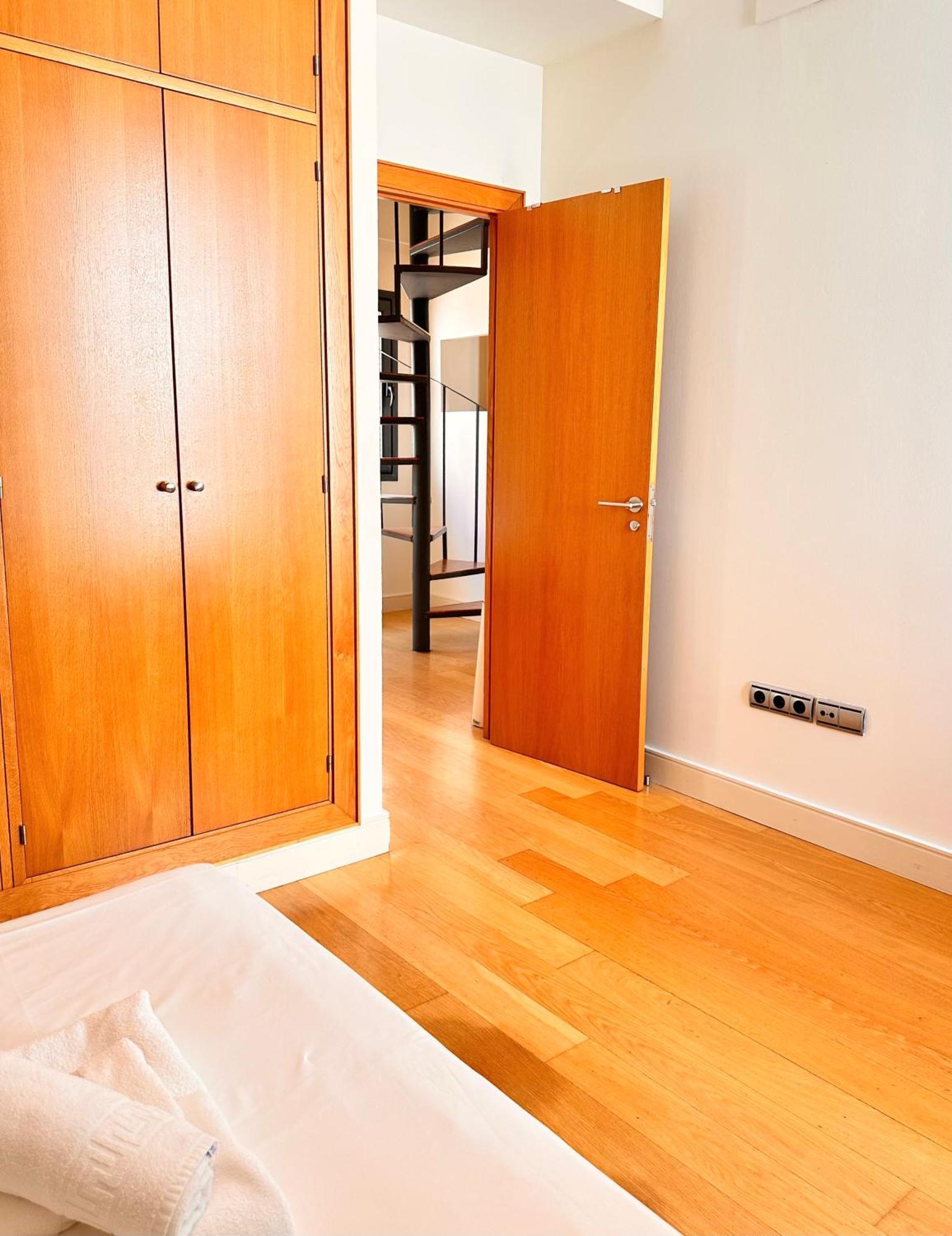Penthouse Near Cathedral Private Rooftop Private Parking Sevilla Bagian luar foto