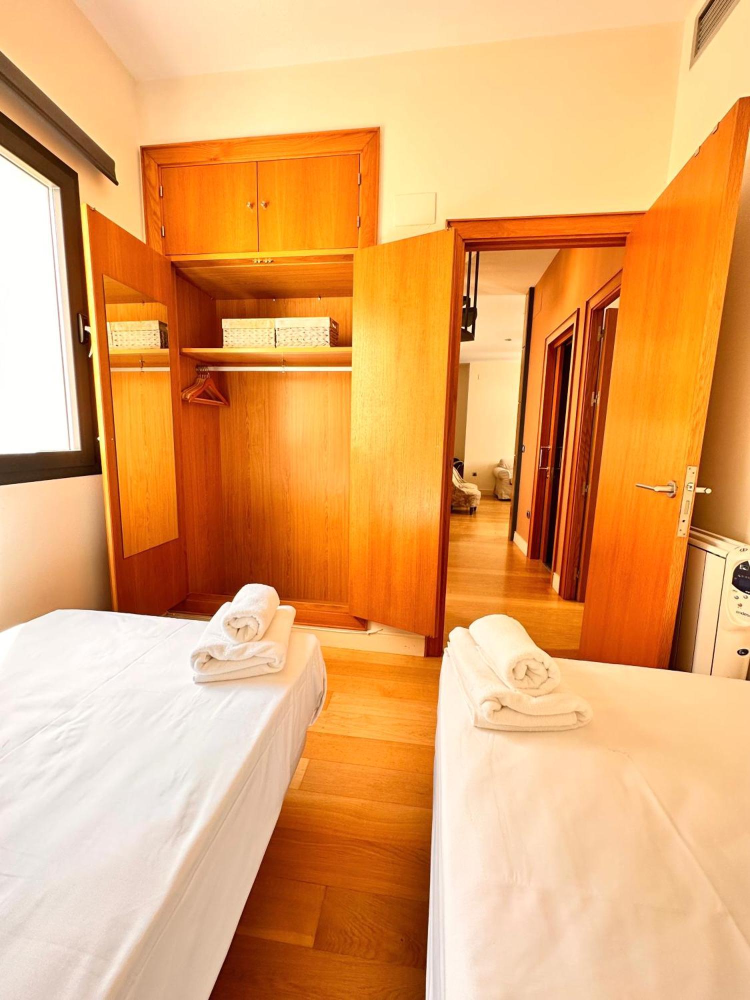 Penthouse Near Cathedral Private Rooftop Private Parking Sevilla Bagian luar foto