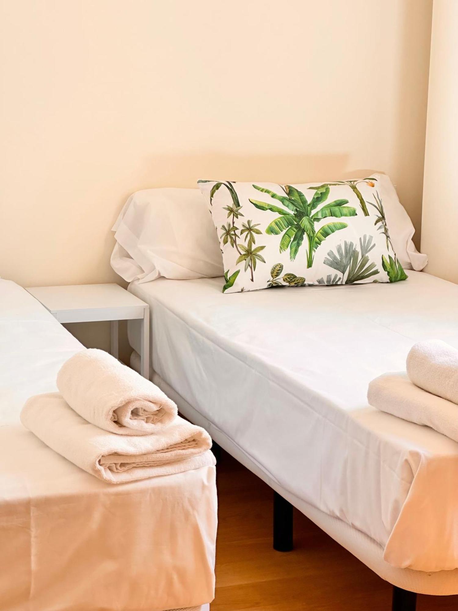 Penthouse Near Cathedral Private Rooftop Private Parking Sevilla Bagian luar foto