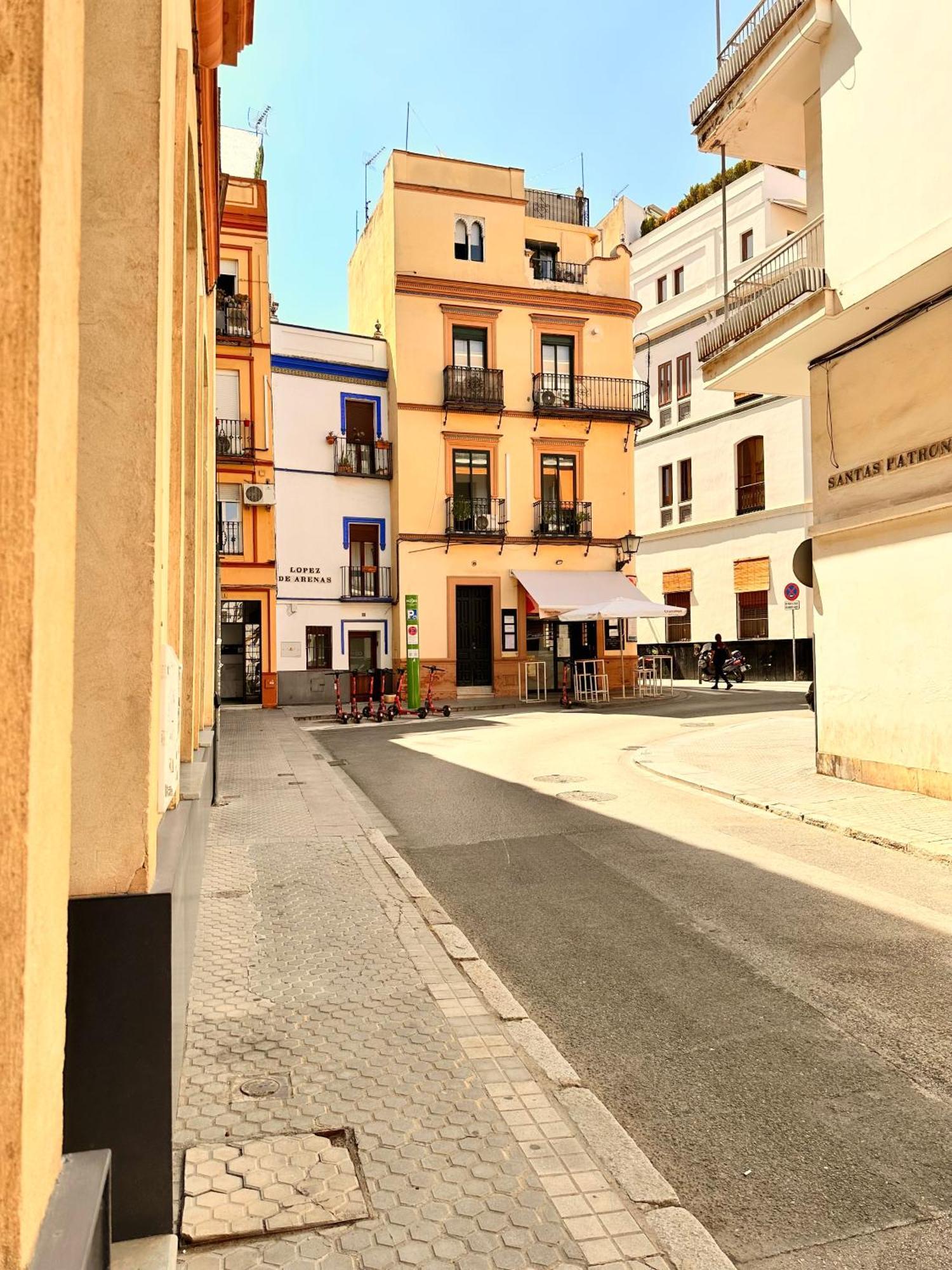 Penthouse Near Cathedral Private Rooftop Private Parking Sevilla Bagian luar foto