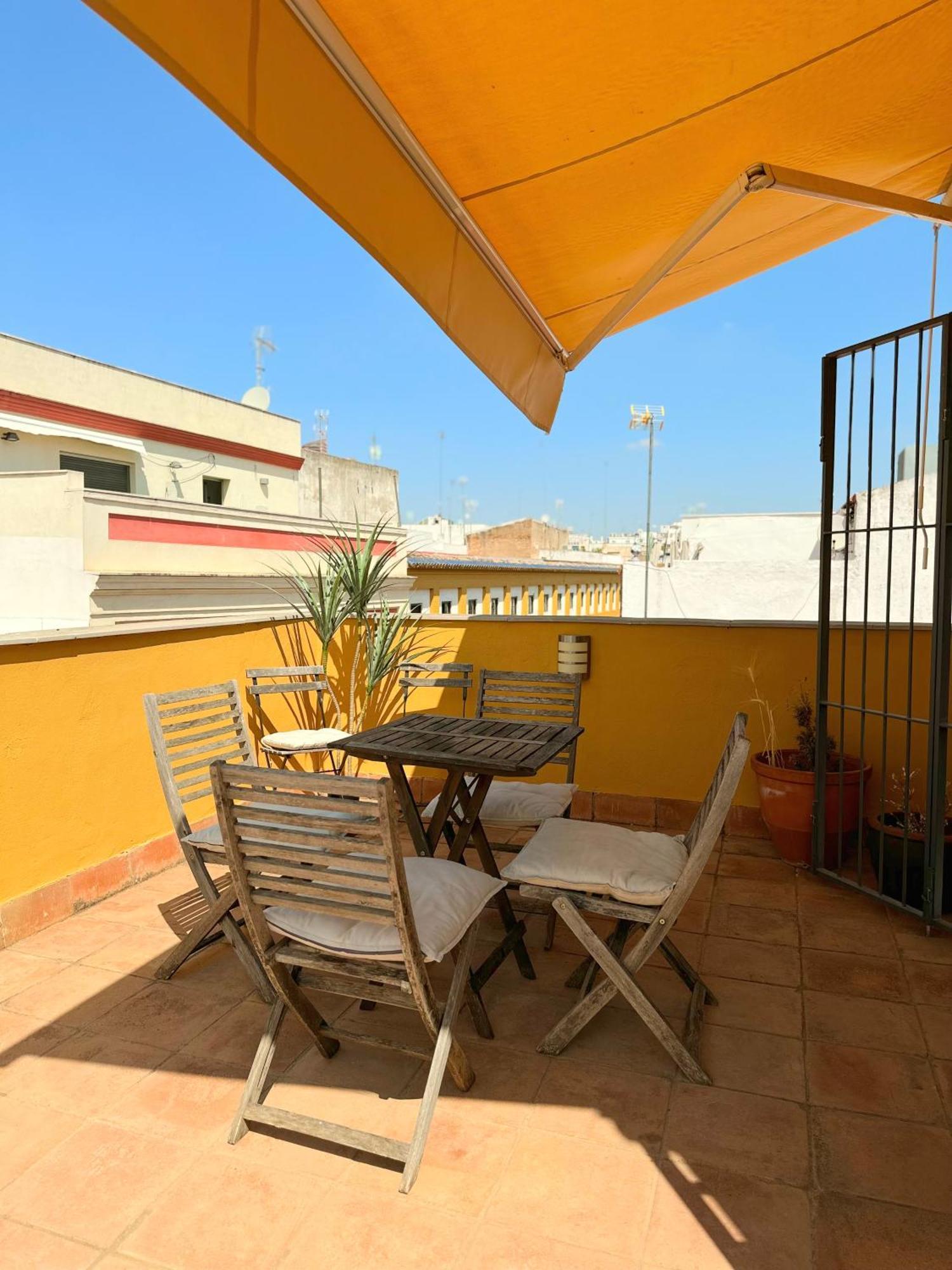 Penthouse Near Cathedral Private Rooftop Private Parking Sevilla Bagian luar foto
