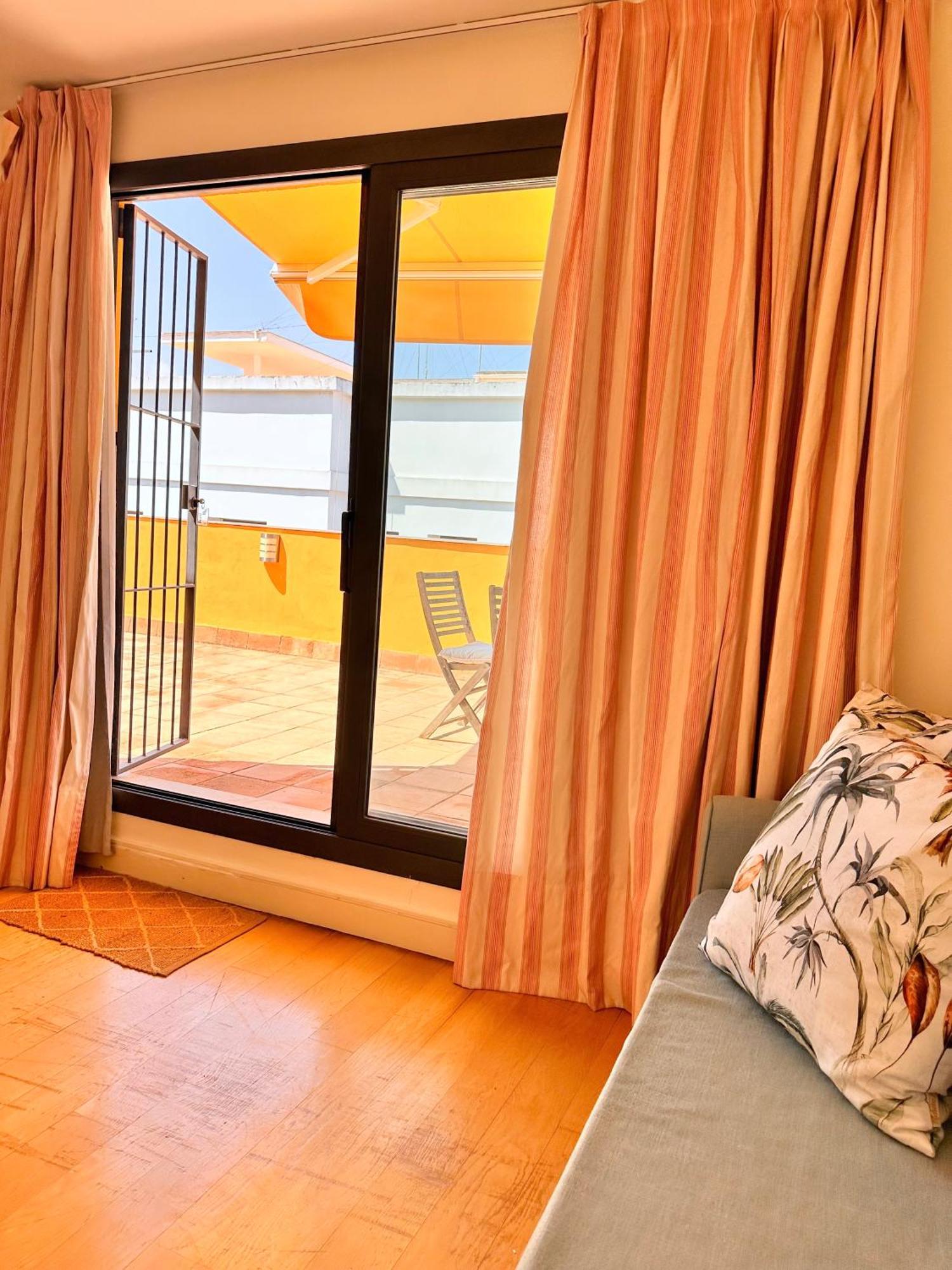 Penthouse Near Cathedral Private Rooftop Private Parking Sevilla Bagian luar foto
