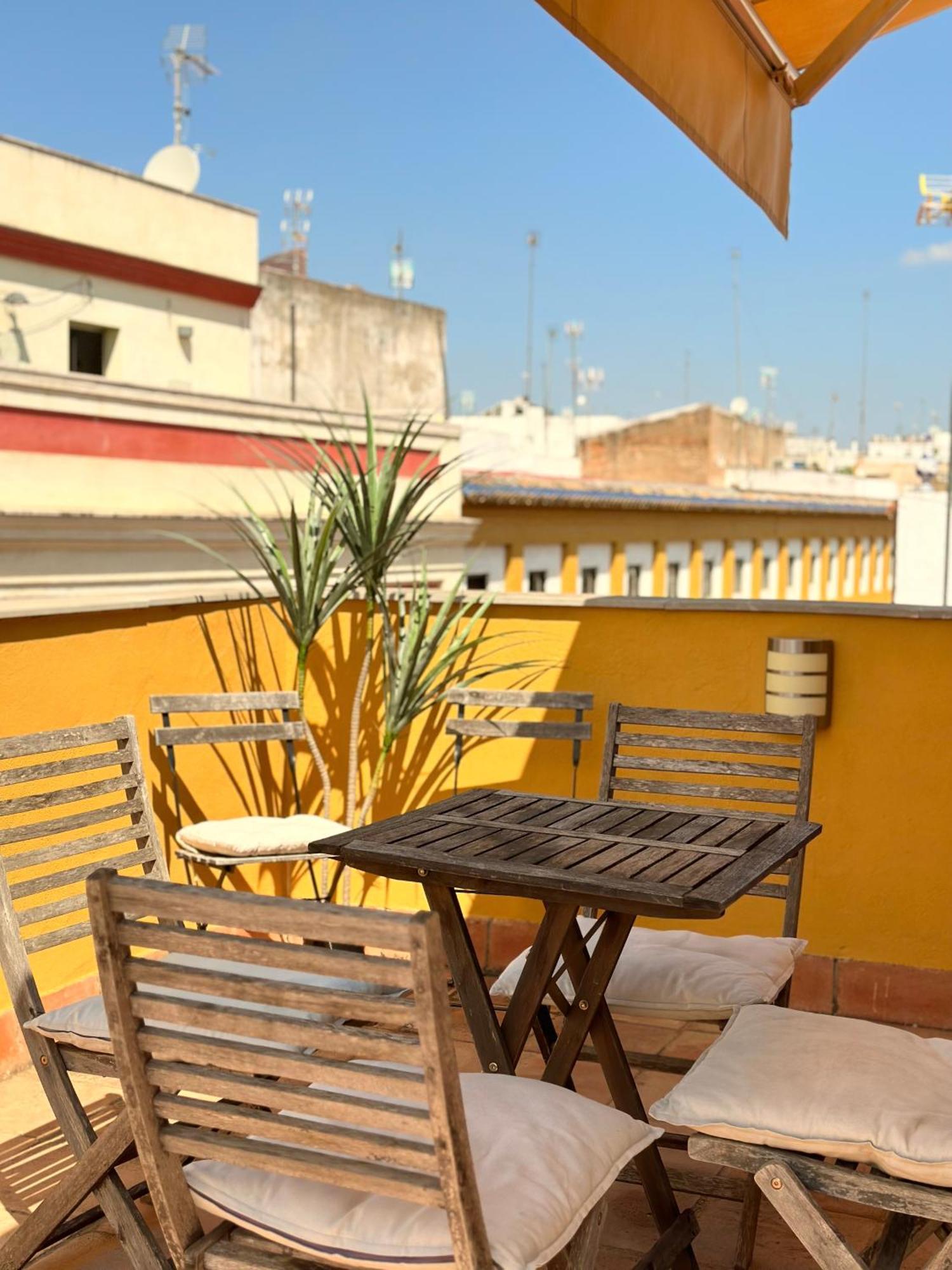 Penthouse Near Cathedral Private Rooftop Private Parking Sevilla Bagian luar foto